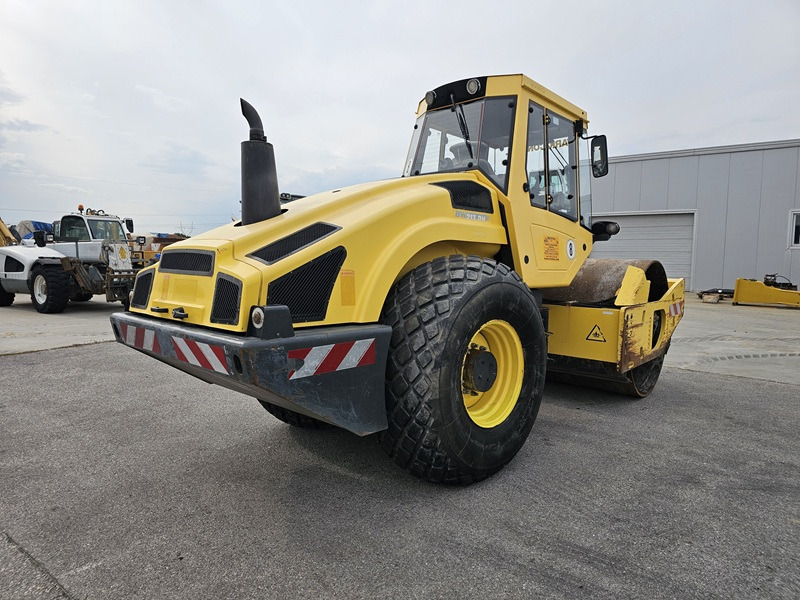 BOMAG BW213DH-4 BVC - Compactor: picture 3 BOMAG BW213DH-4 BVC - Compactor: picture 3
