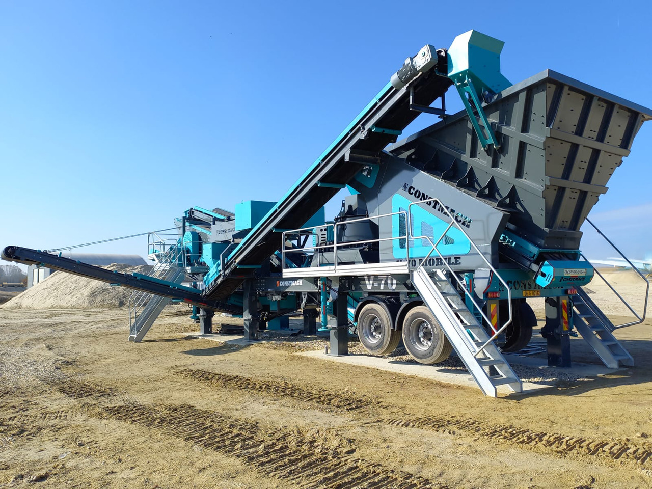 Constmach Concasseur Mobile À Arbre Vertical D'une Capacité De 200 T/H - Mobile crusher: picture 1 Constmach Concasseur Mobile À Arbre Vertical D'une Capacité De 200 T/H - Mobile crusher: picture 1