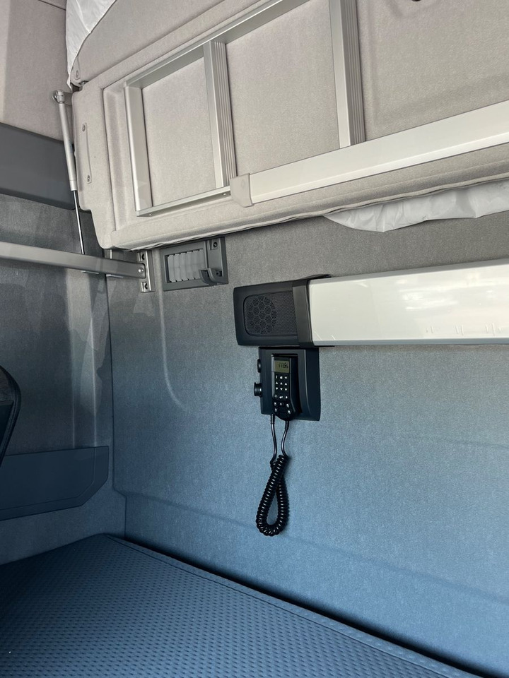 Tractor unit Renault T-High 520 Retarder 2-Kreis-Hydraulik: picture 13 Tractor unit Renault T-High 520 Retarder 2-Kreis-Hydraulik: picture 13