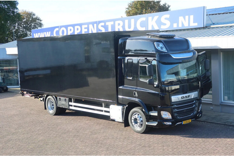 DAF CF 410 DAF CF 410 Black Edition Dhollandia klep 2.000 kg - Box truck: picture 2 DAF CF 410 DAF CF 410 Black Edition Dhollandia klep 2.000 kg - Box truck: picture 2