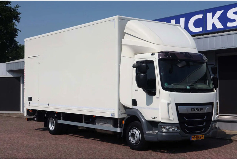 DAF LF 210 Bakwagen + Dhollandia klep 1500 kg - Box truck: picture 2 DAF LF 210 Bakwagen + Dhollandia klep 1500 kg - Box truck: picture 2