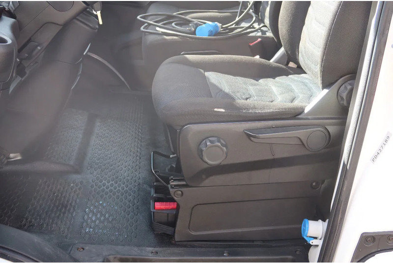 Iveco Daily 35S16 Iveco 35S16 L3/H2 Koel/Vries/ verwarmen Carrier Xarios 350 + 220 volt nacht aansluiting - Refrigerated van: picture 5 Iveco Daily 35S16 Iveco 35S16 L3/H2 Koel/Vries/ verwarmen Carrier Xarios 350 + 220 volt nacht aansluiting - Refrigerated van: picture 5