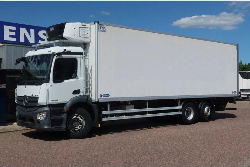 Mercedes-Benz 2530 L 6X2 Koel/Vries Carrier Supra 1050 - Refrigerator truck: picture 2 Mercedes-Benz 2530 L 6X2 Koel/Vries Carrier Supra 1050 - Refrigerator truck: picture 2