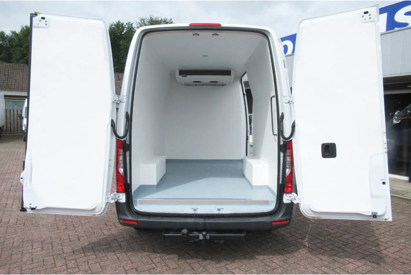 Mercedes-Benz Sprinter 317 CDI Koel / Vries/ verwarmen Carrier Xarios 350 + 220 volt nacht stekkerL2/H2 - Refrigerated van: picture 3 Mercedes-Benz Sprinter 317 CDI Koel / Vries/ verwarmen Carrier Xarios 350 + 220 volt nacht stekkerL2/H2 - Refrigerated van: picture 3