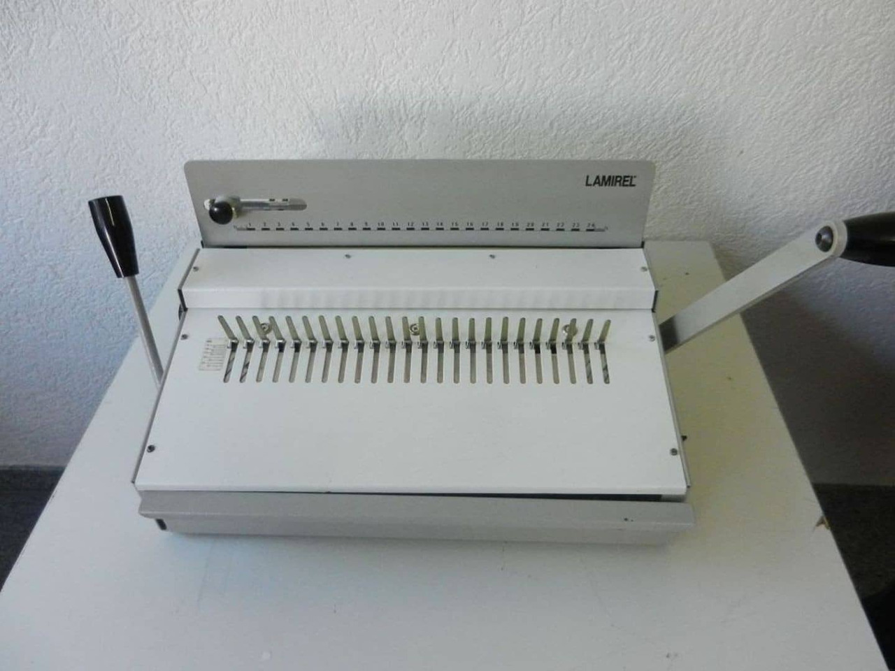 Lamirel - Binding machine: picture 1 Lamirel - Binding machine: picture 1
