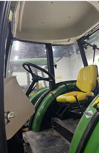 John Deere 1404 - Farm tractor: picture 3 John Deere 1404 - Farm tractor: picture 3