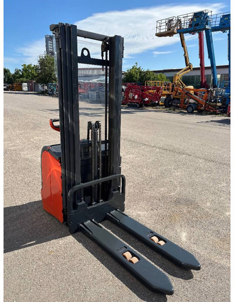 Linde L16 Hochhubwagen Ameise, 1600kg, 4800mm - Stacker: picture 4 Linde L16 Hochhubwagen Ameise, 1600kg, 4800mm - Stacker: picture 4