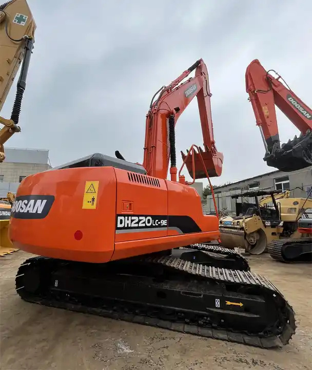 90% new used 22t Doosan DH220LC-9E DH220-9 DH220-9E DH220LC-9 crawler excavator - Crawler excavator: picture 2 90% new used 22t Doosan DH220LC-9E DH220-9 DH220-9E DH220LC-9 crawler excavator - Crawler excavator: picture 2