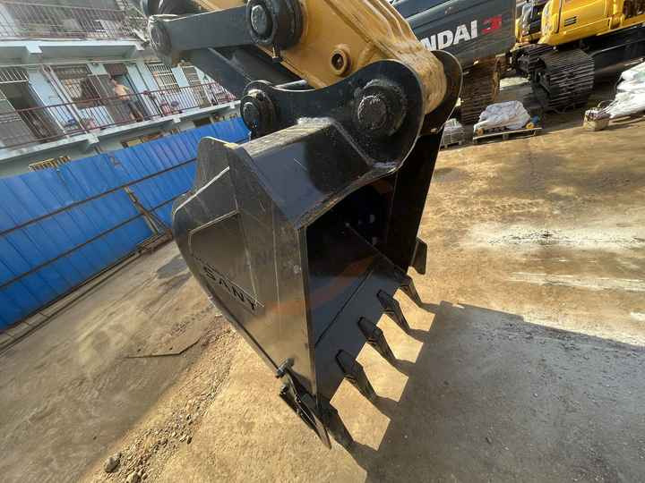 China Used Excavator Sanny Used Excavator Sanny 215C Used Sanny 215 Big Excavator for Sale - Crawler excavator: picture 4 China Used Excavator Sanny Used Excavator Sanny 215C Used Sanny 215 Big Excavator for Sale - Crawler excavator: picture 4