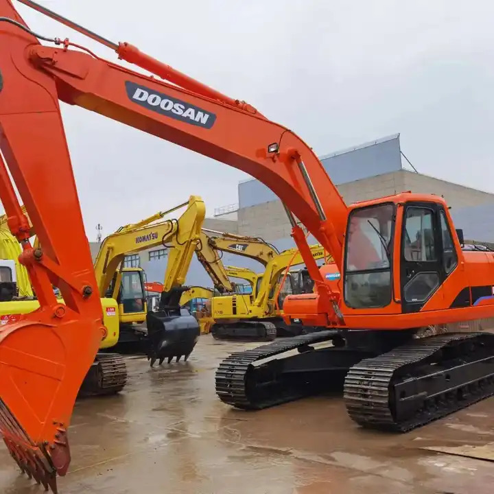 Excellent ConditionUsed Excavator Doosan Dh220 ,Nice Performance 22ton Used Excavator Dh220-7 At Low Price For Sale - Crawler excavator: picture 1 Excellent ConditionUsed Excavator Doosan Dh220 ,Nice Performance 22ton Used Excavator Dh220-7 At Low Price For Sale - Crawler excavator: picture 1
