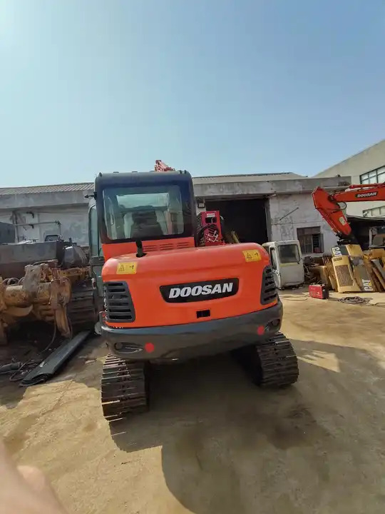 High Quality 6t Mini Excavator,Small Excavating Machine Korea Doosan Used Excavators Doosan Dx60 For Sale - Crawler excavator: picture 4 High Quality 6t Mini Excavator,Small Excavating Machine Korea Doosan Used Excavators Doosan Dx60 For Sale - Crawler excavator: picture 4