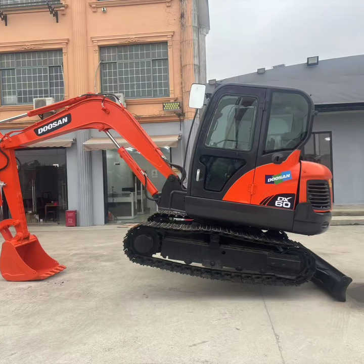 High Quality Hot Selling 6ton Second Hand Excavator Machine Mini Small Excavator DX60-9C Used Doosan Excavator for Sale DX60 - Excavator: picture 1 High Quality Hot Selling 6ton Second Hand Excavator Machine Mini Small Excavator DX60-9C Used Doosan Excavator for Sale DX60 - Excavator: picture 1