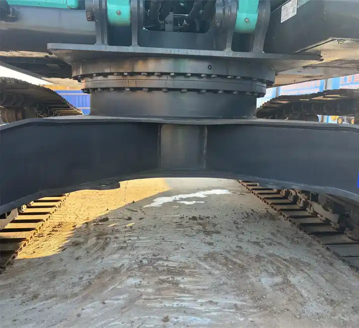 Japan Surplus Construction Excavator Kobelco Sk210 Sk230 Crawler Excavator With Hammer Pipe In Shanghai - Crawler excavator: picture 4 Japan Surplus Construction Excavator Kobelco Sk210 Sk230 Crawler Excavator With Hammer Pipe In Shanghai - Crawler excavator: picture 4