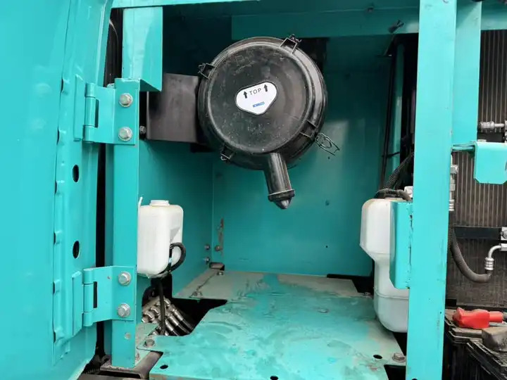 Large Second-Hand Excavators Kobelco Sk200 SK210 20ton with EPA and CE on Sale in Japan - Excavator: picture 3 Large Second-Hand Excavators Kobelco Sk200 SK210 20ton with EPA and CE on Sale in Japan - Excavator: picture 3