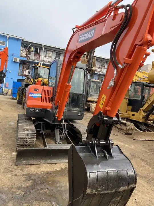 Original 6ton Doosan Dx60 used Hydraulic Crawler mini Excavator Doosan DX60 Excavator in Stock - Crawler excavator: picture 4 Original 6ton Doosan Dx60 used Hydraulic Crawler mini Excavator Doosan DX60 Excavator in Stock - Crawler excavator: picture 4