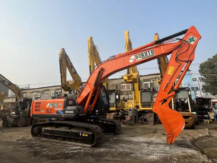 Original Japan Used Hitachi excavator ZX200-3G in good condition for sale - Crawler excavator: picture 2 Original Japan Used Hitachi excavator ZX200-3G in good condition for sale - Crawler excavator: picture 2