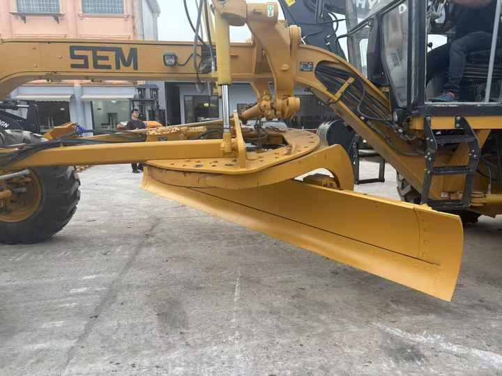 Second Hand SEM921 Motor Grader / Second Hand Motor Grader Sem 921 922 919 SEM Motor Grader for Sale - Grader: picture 4 Second Hand SEM921 Motor Grader / Second Hand Motor Grader Sem 921 922 919 SEM Motor Grader for Sale - Grader: picture 4