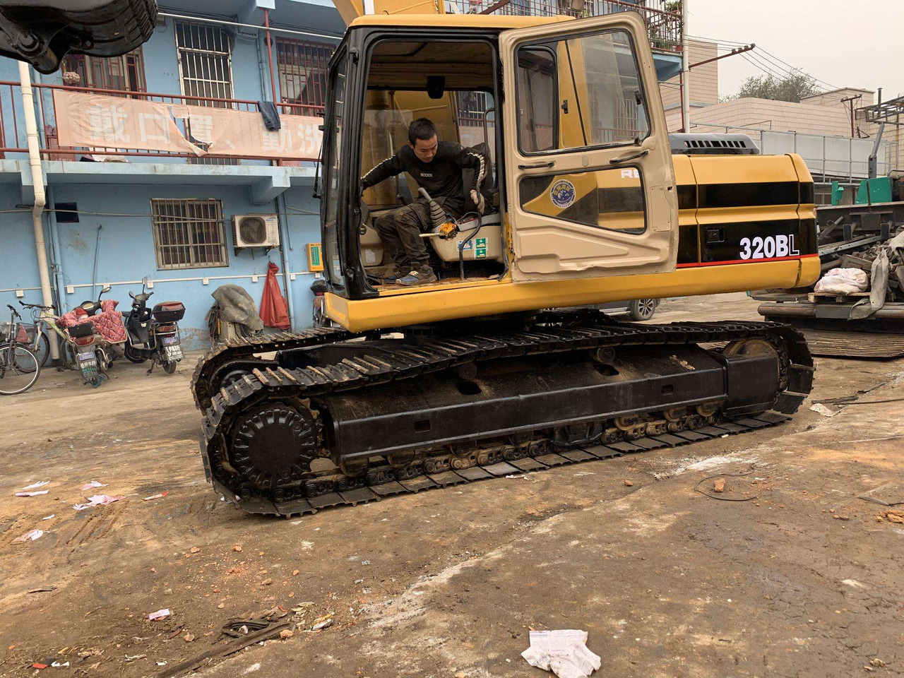 Used CAT Excavator 320B 320BL 320C 320CL 320D 320D2 320D2L Made In Japan - Crawler excavator: picture 3 Used CAT Excavator 320B 320BL 320C 320CL 320D 320D2 320D2L Made In Japan - Crawler excavator: picture 3