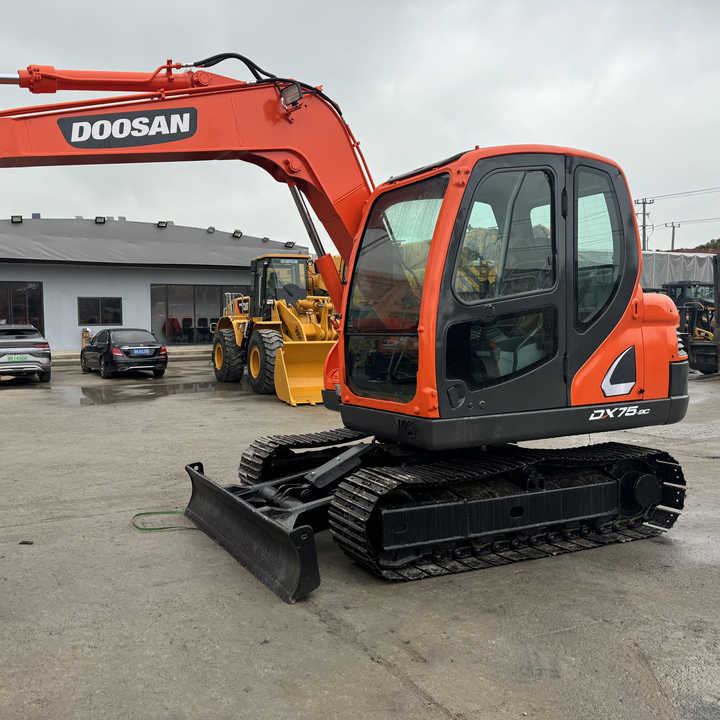 Used Excavator Doosan DX75-9C Second-hand Excavator Digger DX75-9C Compact Shovel Crawler Doosan 75 Excavator Doosan Dx75-9C - Crawler excavator: picture 1 Used Excavator Doosan DX75-9C Second-hand Excavator Digger DX75-9C Compact Shovel Crawler Doosan 75 Excavator Doosan Dx75-9C - Crawler excavator: picture 1