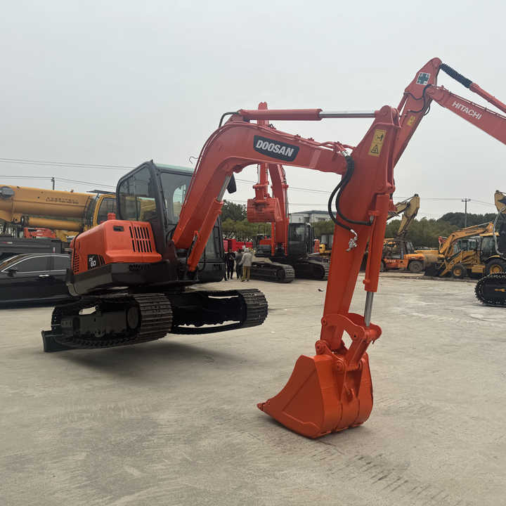 Used Excavator Doosan Dx60 Excavators Earth-moving Machinery Doosan Dx60 Dx80 Dx75 Dx225 Dh55 Dx60-9c for Sale - Crawler excavator: picture 1 Used Excavator Doosan Dx60 Excavators Earth-moving Machinery Doosan Dx60 Dx80 Dx75 Dx225 Dh55 Dx60-9c for Sale - Crawler excavator: picture 1