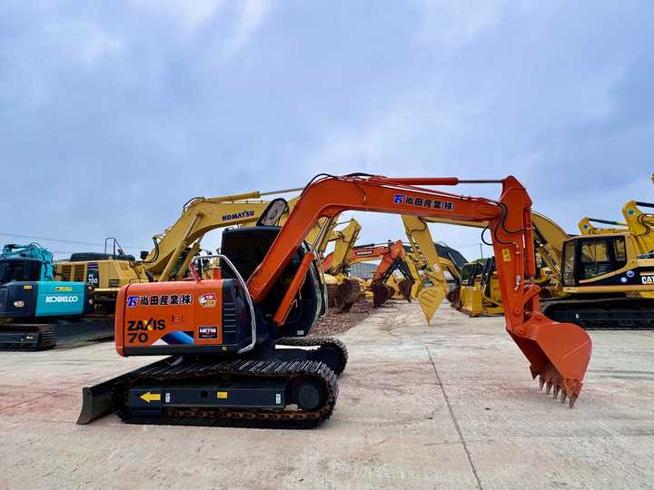Used Japanese Excavator Hitachi 70 for Sale Hitachi 70 Excavator Hitachi Zx70 - Excavator: picture 2 Used Japanese Excavator Hitachi 70 for Sale Hitachi 70 Excavator Hitachi Zx70 - Excavator: picture 2