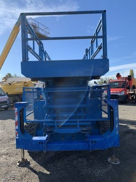 Genie GS5390 - 18m - 4x4 - Diesel  - Scissor lift: picture 3 Genie GS5390 - 18m - 4x4 - Diesel  - Scissor lift: picture 3