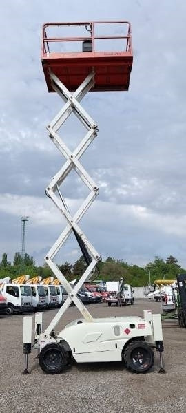 Scissor lift Haulotte Compact 10 DX - 4x4 - 10m - diesel: picture 9