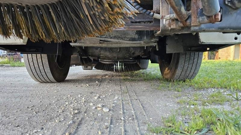 Mfh 5500 sweeper - with air conditionier - Road sweeper: picture 4 Mfh 5500 sweeper - with air conditionier - Road sweeper: picture 4