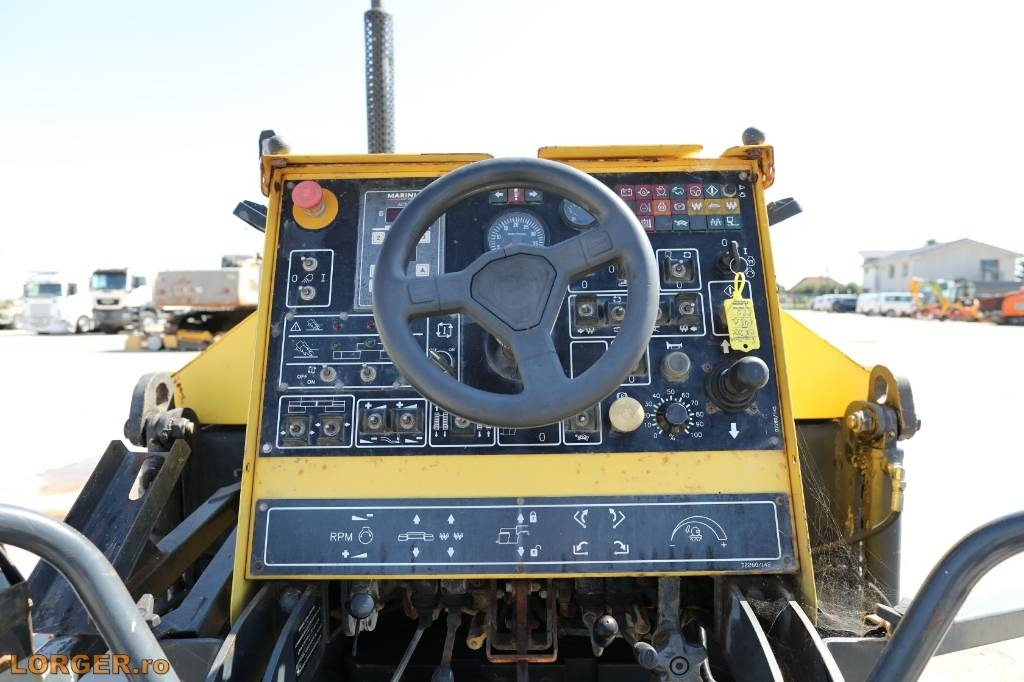 Asphalt paver Bomag BF 222 C: picture 10