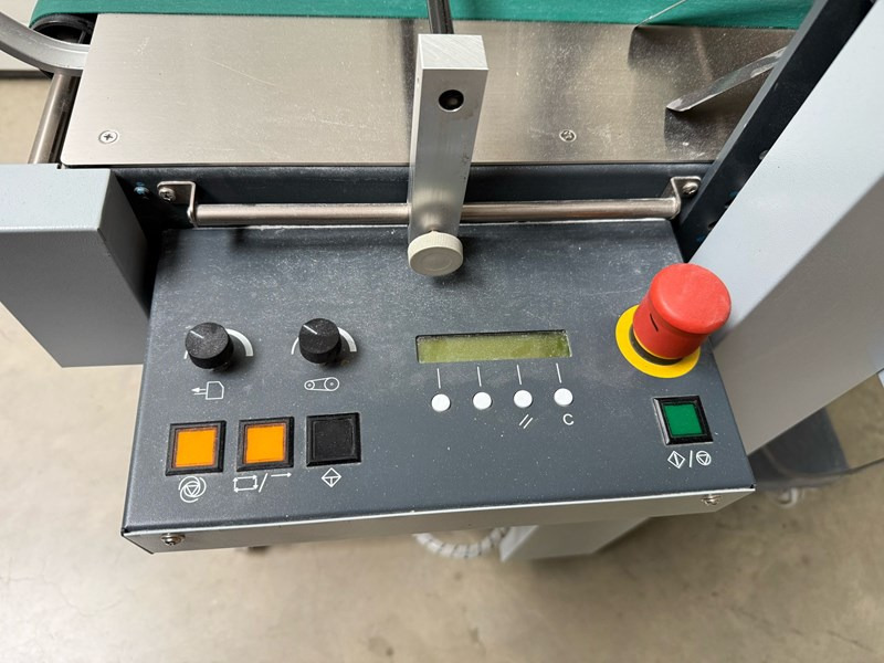 Horizon PST-40 - Folding machine: picture 2 Horizon PST-40 - Folding machine: picture 2