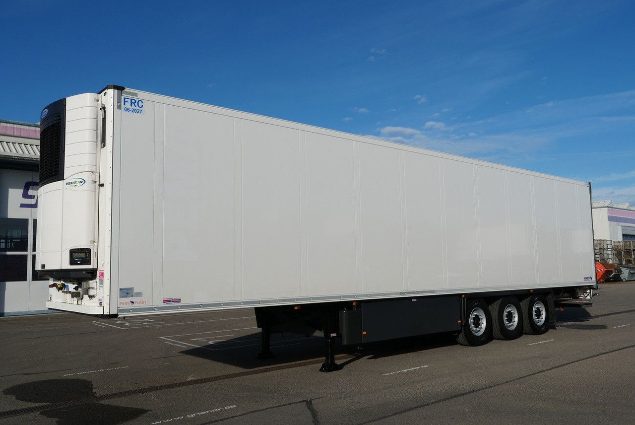 Schmitz Cargobull SKO 24/ BI TEMP CARRIER VEC 1950 MT /DS/LBW !!!! - Refrigerator semi-trailer: picture 4 Schmitz Cargobull SKO 24/ BI TEMP CARRIER VEC 1950 MT /DS/LBW !!!! - Refrigerator semi-trailer: picture 4