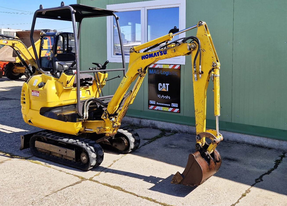 KOMATSU PC12R-8 - Mini excavator: picture 3 KOMATSU PC12R-8 - Mini excavator: picture 3