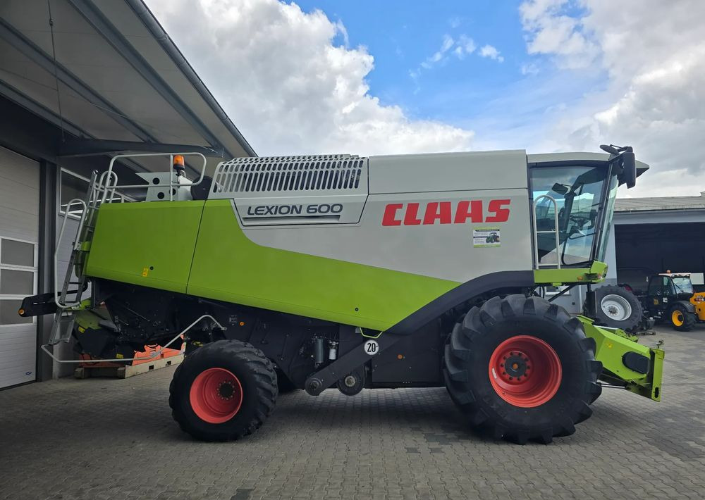 Claas Lexion 600 - Combine harvester: picture 4 Claas Lexion 600 - Combine harvester: picture 4
