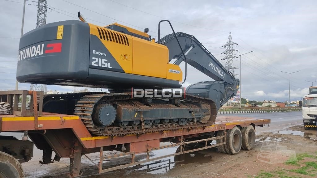 HYUNDAI ROBEX 215L SMART - Crawler excavator: picture 1 HYUNDAI ROBEX 215L SMART - Crawler excavator: picture 1
