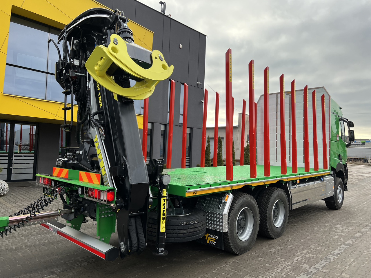 RENAULT Gama K 520 6x4 zabudowa platforma 3 osiowa z żurawiem - Timber truck, Crane truck: picture 3 RENAULT Gama K 520 6x4 zabudowa platforma 3 osiowa z żurawiem - Timber truck, Crane truck: picture 3