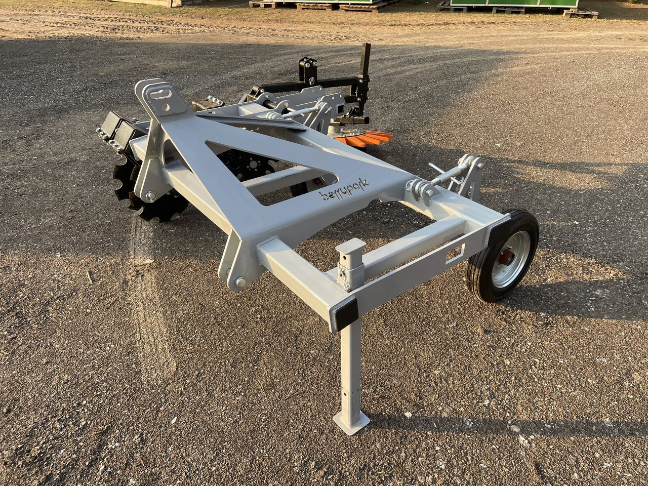 Berrypark Roll- und Fingerhacke / Orchard Weeder / Sarcleuse arboricole / Pielnik sadowniczy - Cultivator: picture 1 Berrypark Roll- und Fingerhacke / Orchard Weeder / Sarcleuse arboricole / Pielnik sadowniczy - Cultivator: picture 1