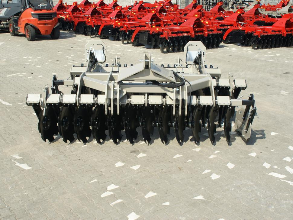 ROLEX Scheibenegge / Discs harrow / Dechaumeur à disques / Erpice a dischi / Дисковая борона / Brona talerzowa 3 m - Disc harrow: picture 4 ROLEX Scheibenegge / Discs harrow / Dechaumeur à disques / Erpice a dischi / Дисковая борона / Brona talerzowa 3 m - Disc harrow: picture 4