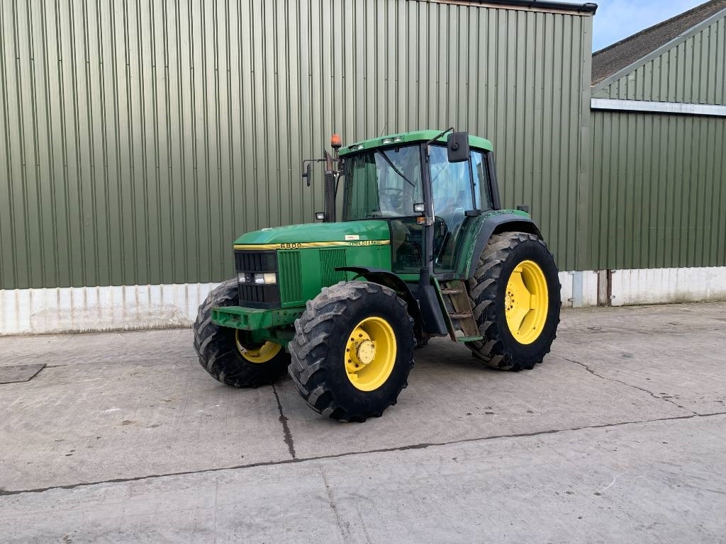 John Deere 6800 - Farm tractor: picture 1 John Deere 6800 - Farm tractor: picture 1