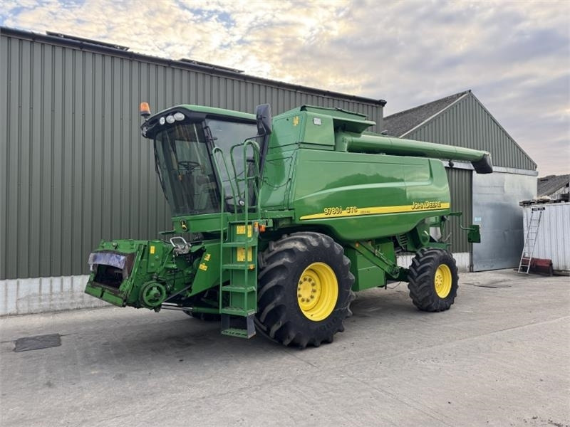 John Deere CTS 9780i Hillmaster c/w 625 Premium Flow Header - Harvester attachment: picture 1 John Deere CTS 9780i Hillmaster c/w 625 Premium Flow Header - Harvester attachment: picture 1