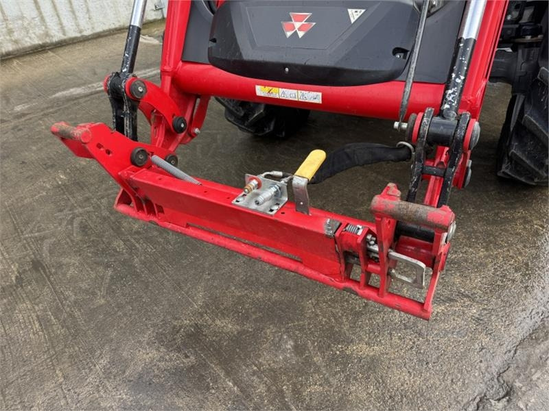 Farm tractor Massey Ferguson 4710 c/w FL.3522 Loader **Low Hours**: picture 14