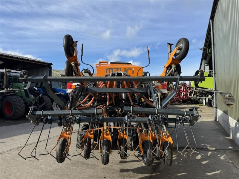 Mzuri Pro Till 4T Seed Drill - Combine seed drill: picture 4 Mzuri Pro Till 4T Seed Drill - Combine seed drill: picture 4