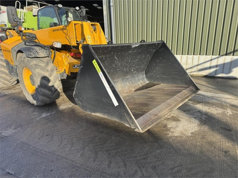 X Form Grain Bucket - Telescopic handler: picture 1 X Form Grain Bucket - Telescopic handler: picture 1