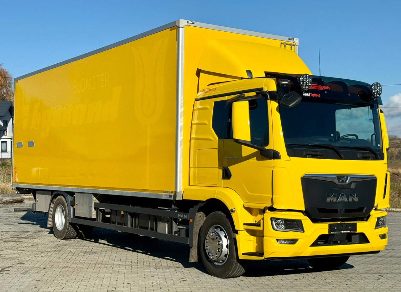 MAN 18.320 / IZOTERMA / GRZANA / WINDA / 20 EUROPALET / AUTOMAT / 170 TYŚ KM / 2021 R / SYPIALKA / CAŁY NA PODUSZKACH / SPROWADZONY / JAK NOWY - Isothermal truck: picture 1 MAN 18.320 / IZOTERMA / GRZANA / WINDA / 20 EUROPALET / AUTOMAT / 170 TYŚ KM / 2021 R / SYPIALKA / CAŁY NA PODUSZKACH / SPROWADZONY / JAK NOWY - Isothermal truck: picture 1