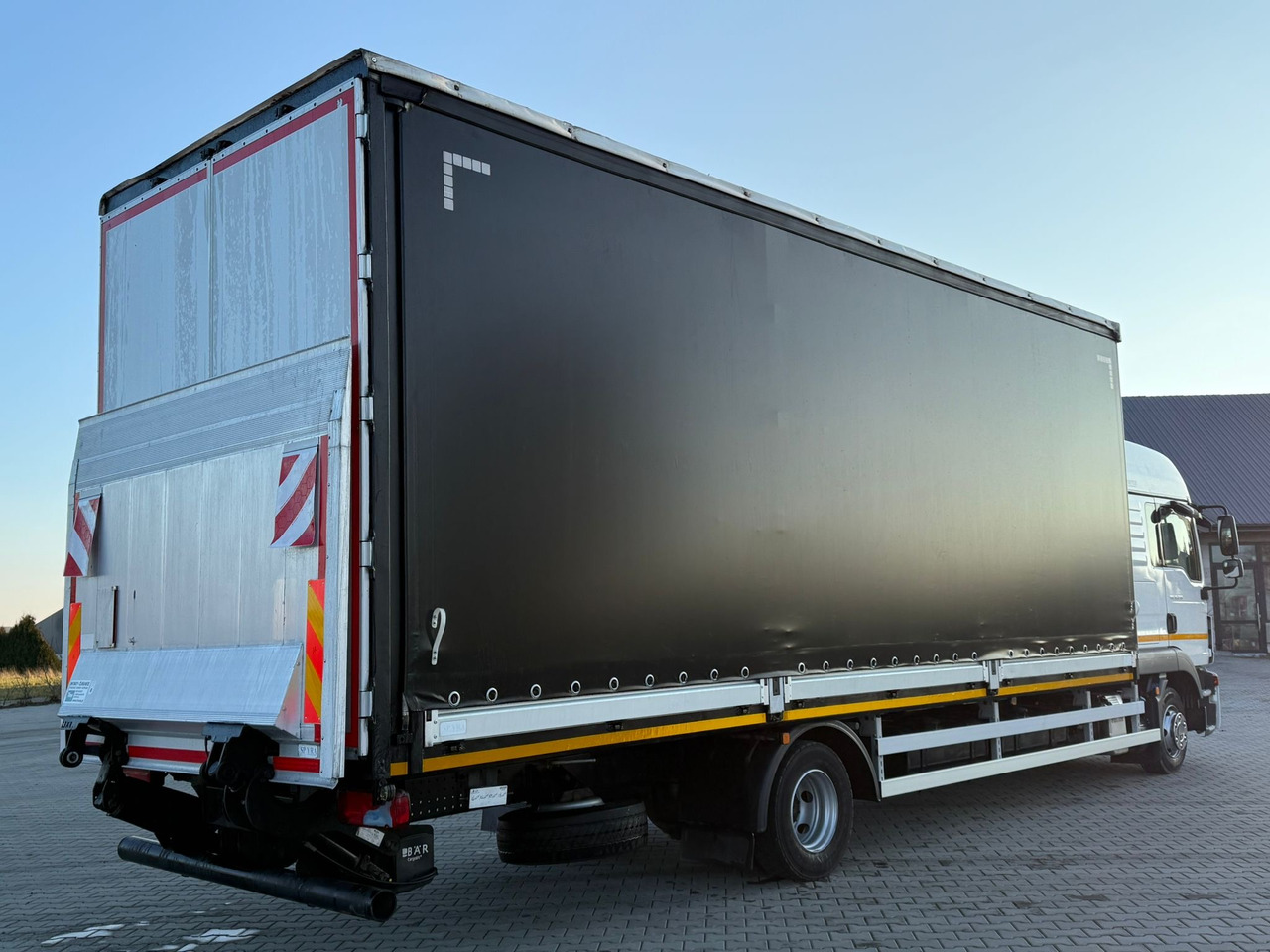 MAN TGL 12.250 / BURTO - FIRANKA / WINDA / 18 EUROPALET / SYPIALKA / 2018 ROK - Curtainsider truck: picture 3 MAN TGL 12.250 / BURTO - FIRANKA / WINDA / 18 EUROPALET / SYPIALKA / 2018 ROK - Curtainsider truck: picture 3