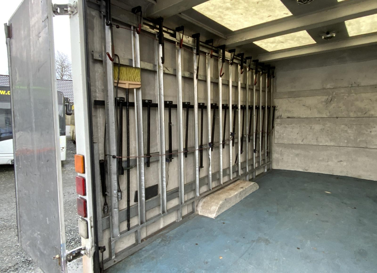 Closed box trailer Kässbohrer Universal 261: picture 9