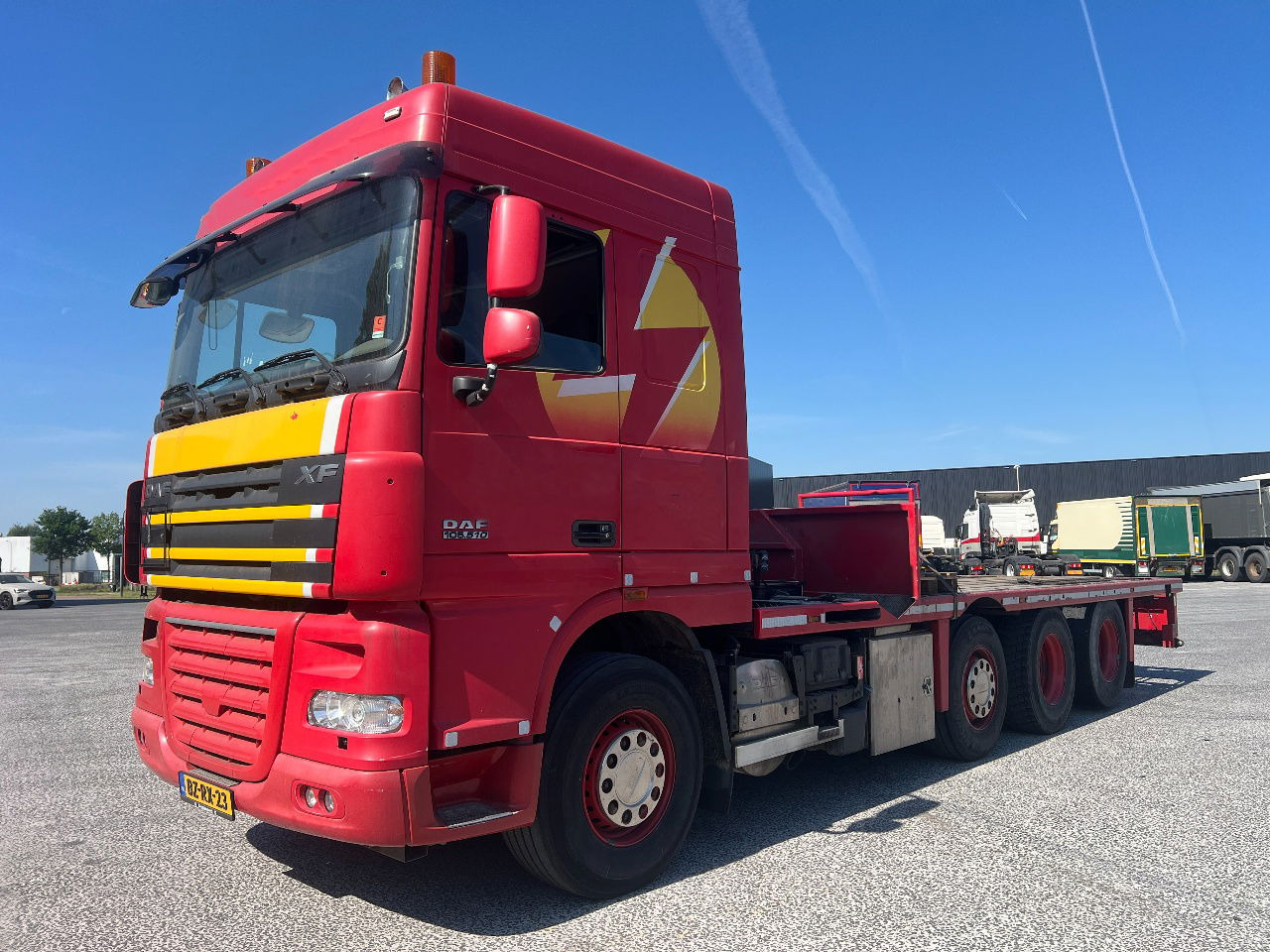 DAF XF 105.510 SC 8x2, Retarder - Dropside/ Flatbed truck: picture 1 DAF XF 105.510 SC 8x2, Retarder - Dropside/ Flatbed truck: picture 1