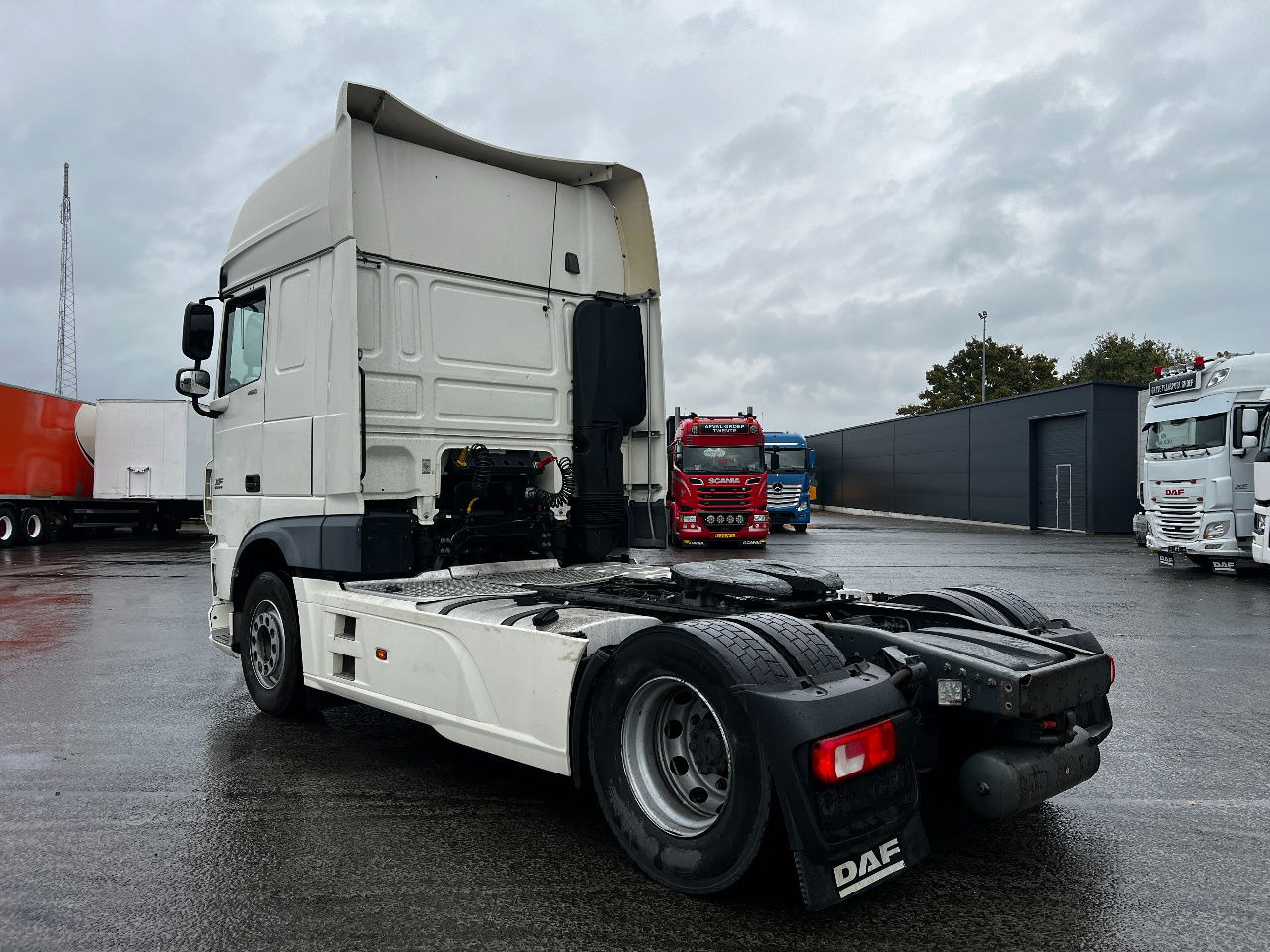 DAF XF 460 SSC, Retarder, Full spoiler - Tractor unit: picture 4 DAF XF 460 SSC, Retarder, Full spoiler - Tractor unit: picture 4