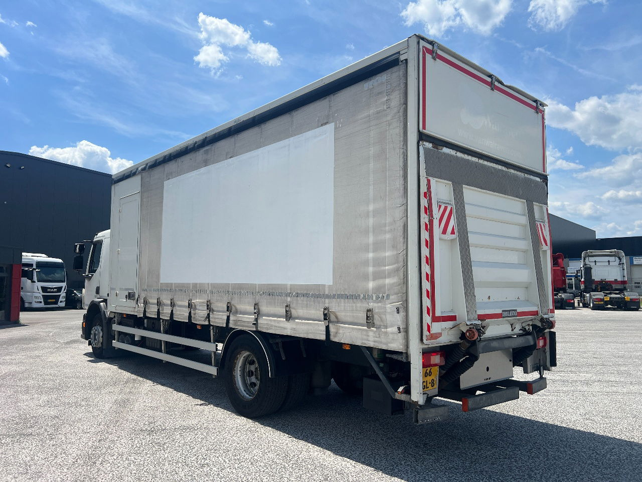 Volvo FE 250 Euro 6, 19T - Curtainsider truck: picture 4 Volvo FE 250 Euro 6, 19T - Curtainsider truck: picture 4