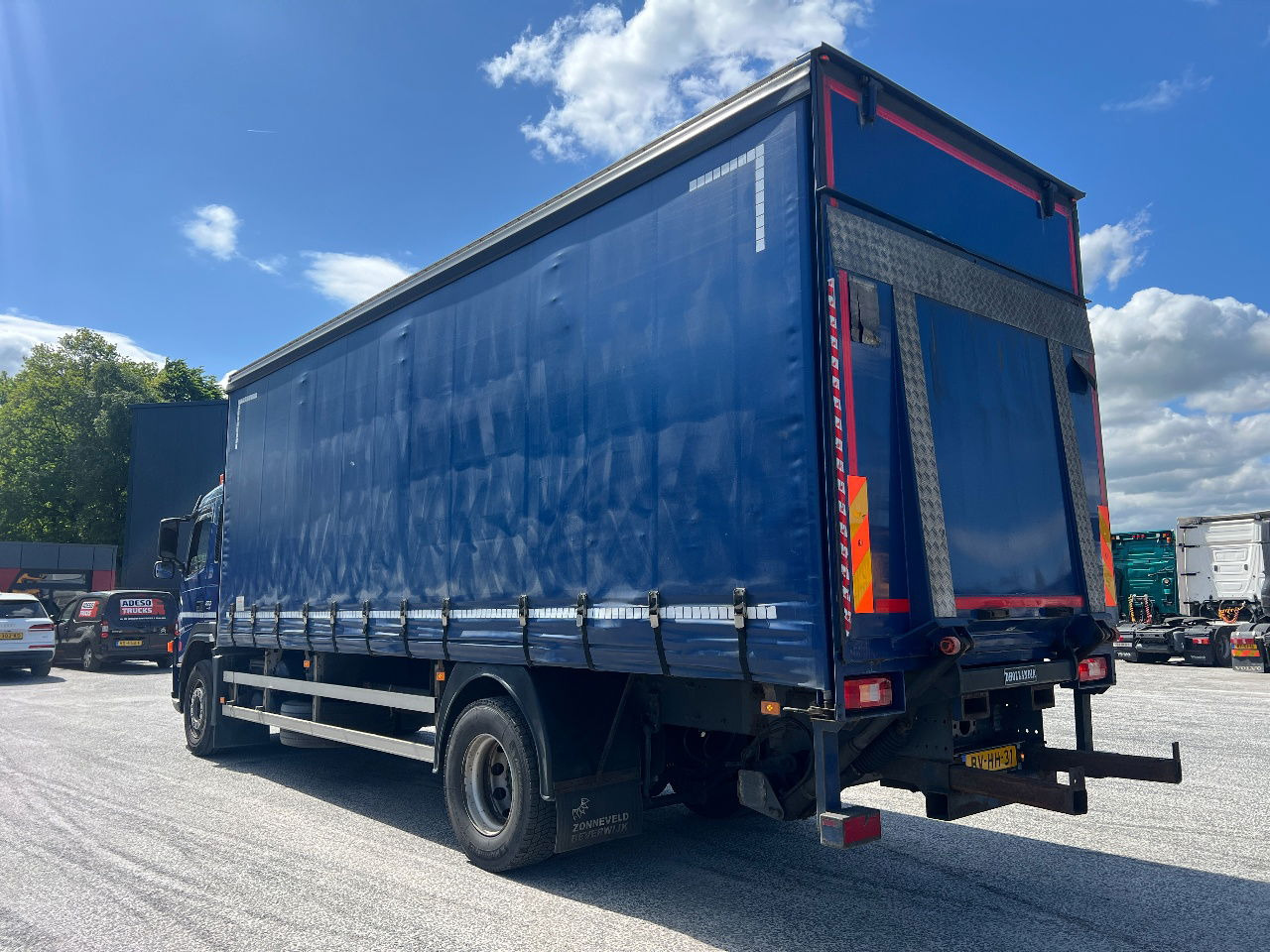 Volvo FM 9.300 Bordwanden, Euro 5 - Curtainsider truck: picture 4 Volvo FM 9.300 Bordwanden, Euro 5 - Curtainsider truck: picture 4