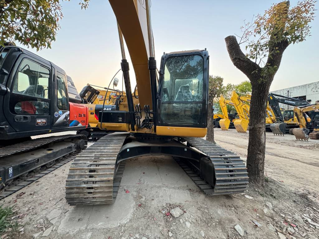 CAT 320D2L - Crawler excavator: picture 4 CAT 320D2L - Crawler excavator: picture 4